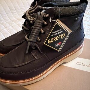 GORE-TEX Women's Black Winter Boots